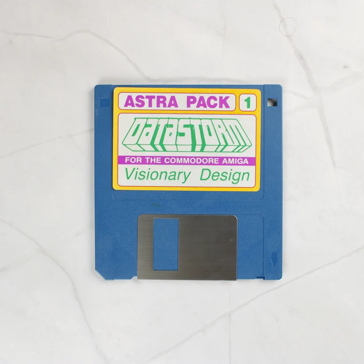 Kék színű 3,5 colos floppy lemez Datastorm felirattal