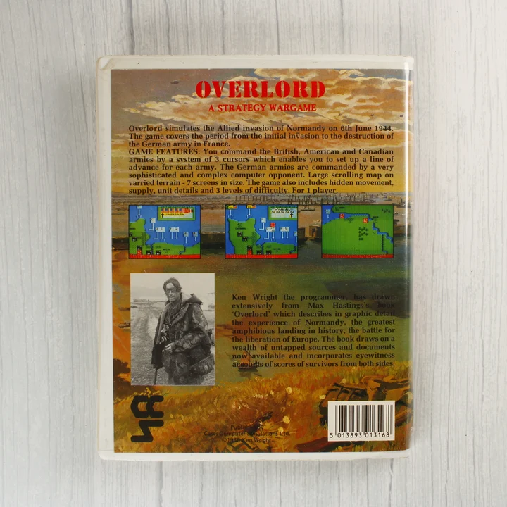 Az Overlord videójáték tokjának hátoldala leírással és képernyőfotókkal