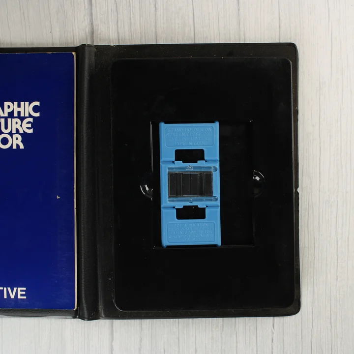 Lenslok biztonsági eszköz a tokban