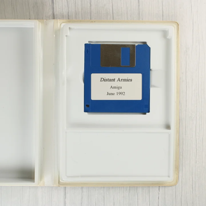 Kék 3,5 colos floppy lemez a Distant Armies játékhoz