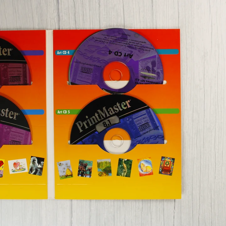 A szoftvercsomag belseje az Art CD 4 és 5 lemezekkel