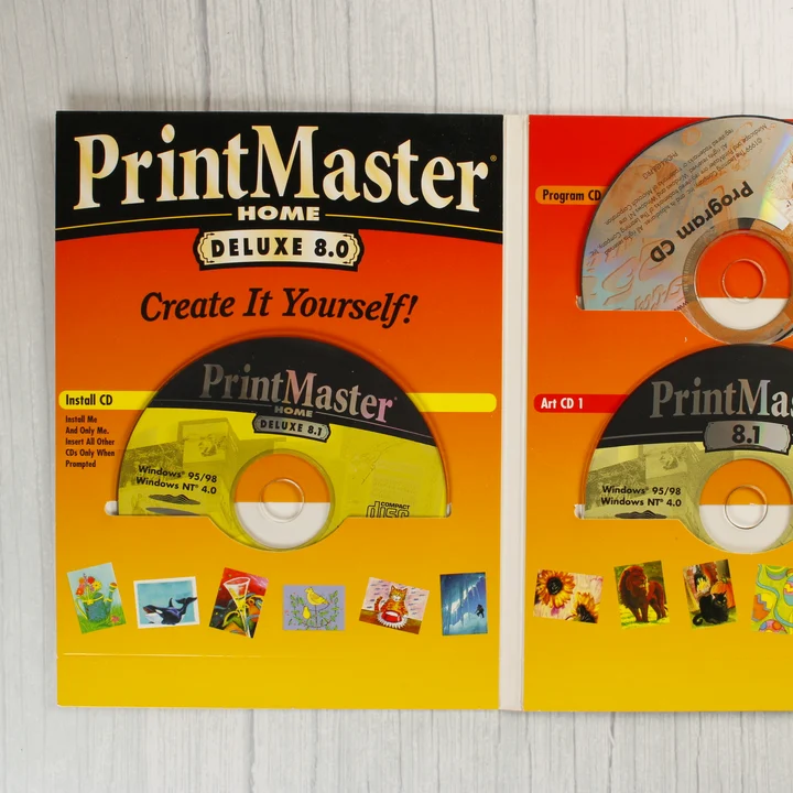 A szoftvercsomag belseje az első három CD-vel