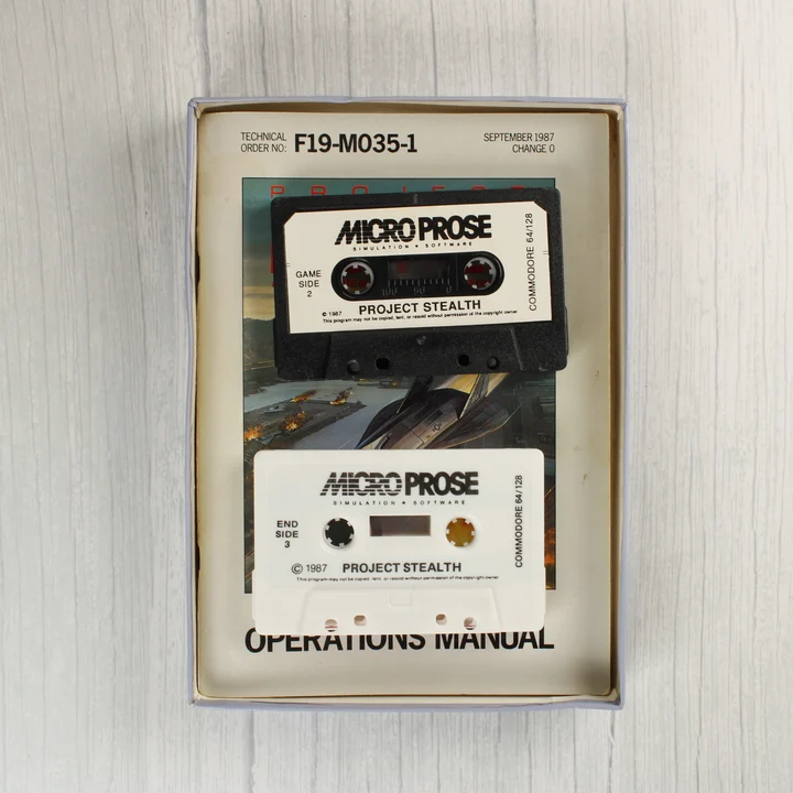 Project Stealth Fighter Commodore 64 kazetták és kézikönyv