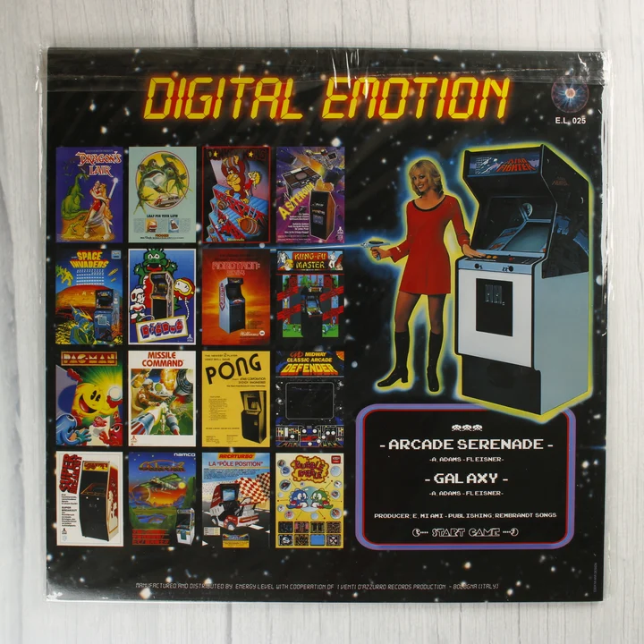 Digital Emotion Arcade Serenade hátlap Digital Emotion Arcade Serenade bakelit lemez hátoldala videójáték grafikákkal
