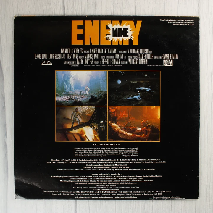 Enemy Mine filmzene hátoldal Az Enemy Mine filmzene bakelit lemezének hátoldala