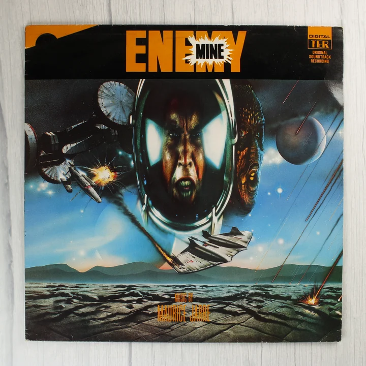 Enemy Mine filmzene borító Az Enemy Mine filmzene bakelit lemezének elülső borítója