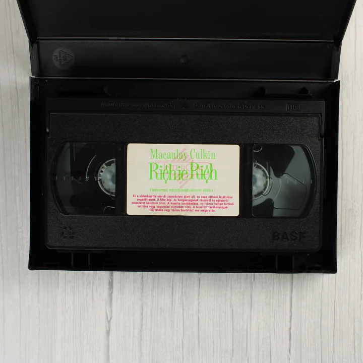 Richie Rich videókazetta Nyitott VHS tok a kazettával