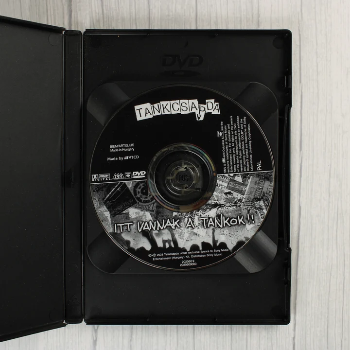 Tankcsapda Itt vannak a tankok DVD lemez a tokban