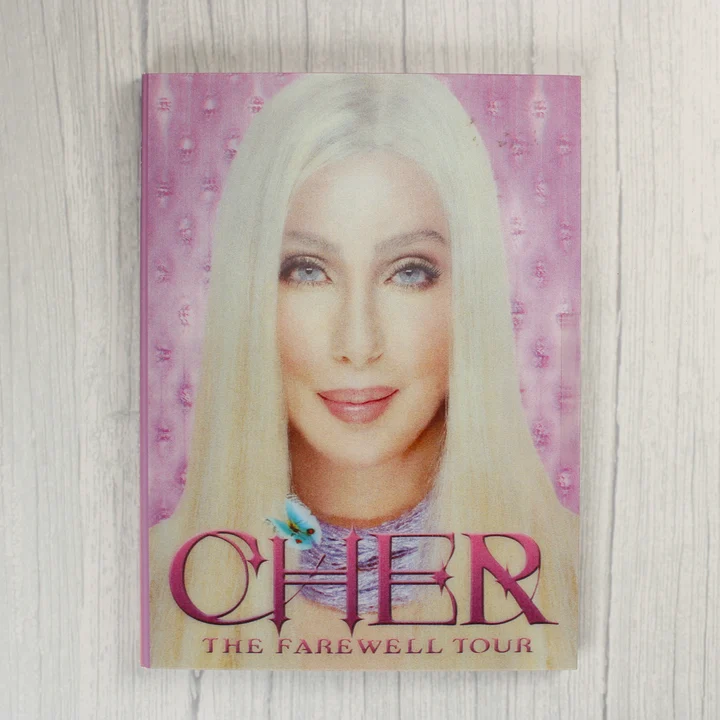 Cher: The Farewell Tour DVD borítója az énekesnő portréjával