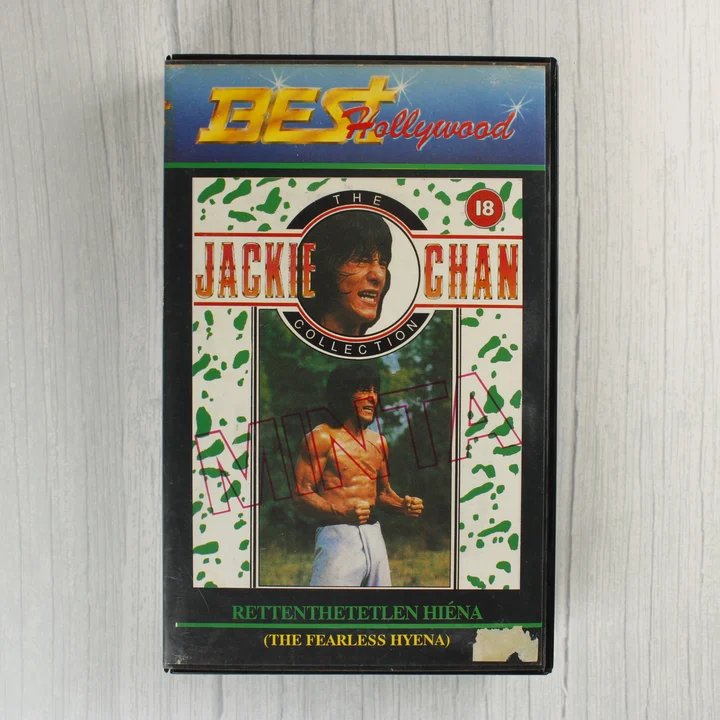 Rettenthetetlen hiéna VHS borító előlapja