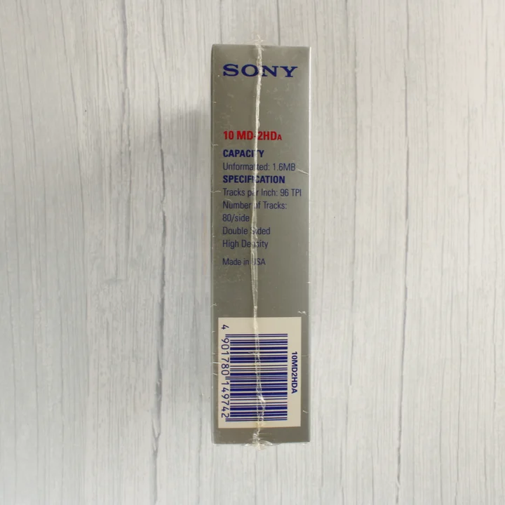 Sony floppy lemez specifikációk Sony floppy lemez dobozának oldala a vonalkóddal és specifikációkkal