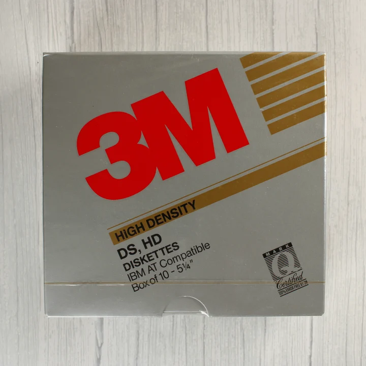 3M 5,25 colos floppy lemez dobozának előlapja