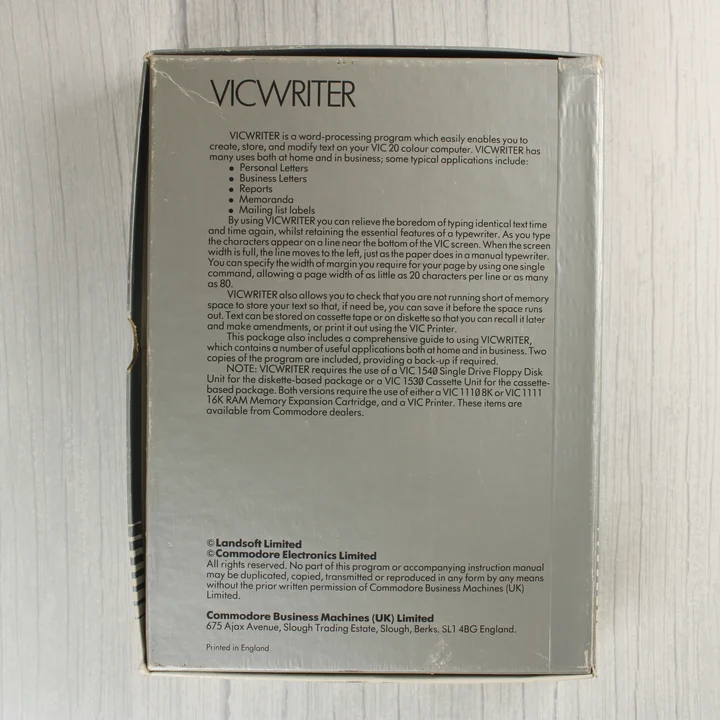 A VICWRITER szoftver dobozának hátoldala angol nyelvű leírással.