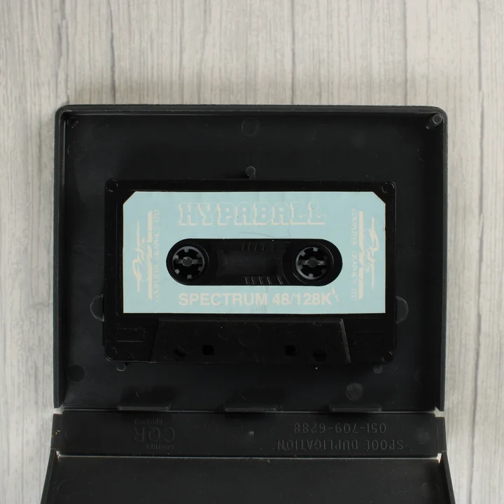 Hypaball magnókazetta a nyitott tokban