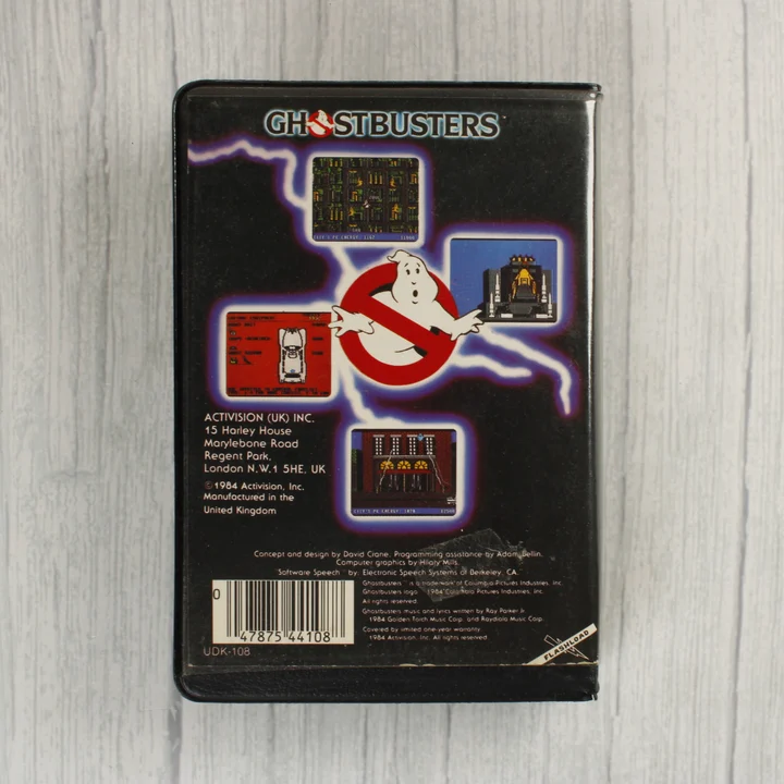 Ghostbusters Commodore 64 videójáték tokjának hátoldala képernyőfotókkal