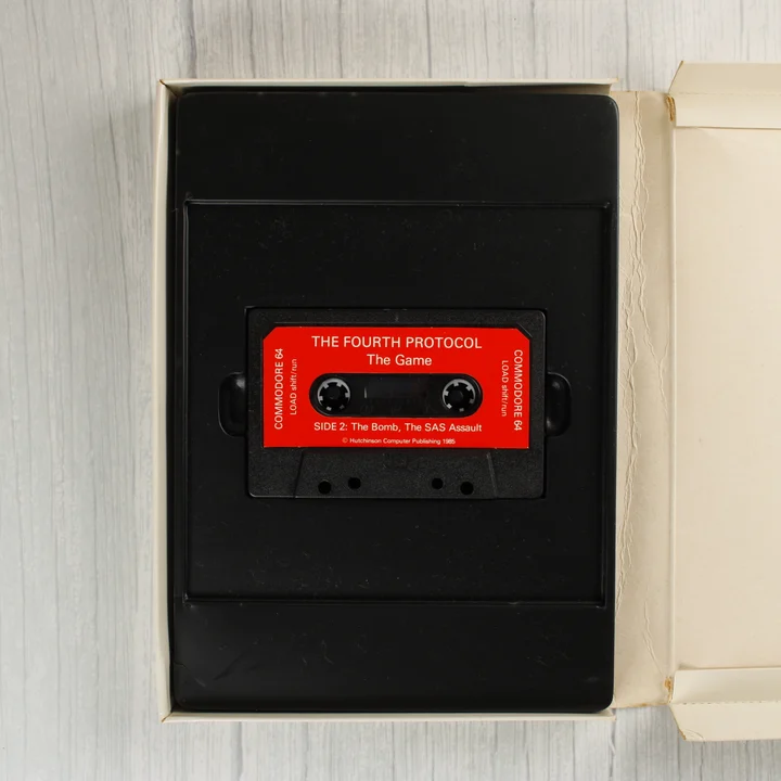 The Fourth Protocol magnókazetta a doboz belsejében