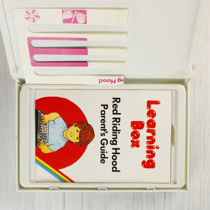 Learning Box Red Riding Hood útmutató Nyitott Learning Box doboz a szülői útmutatóval