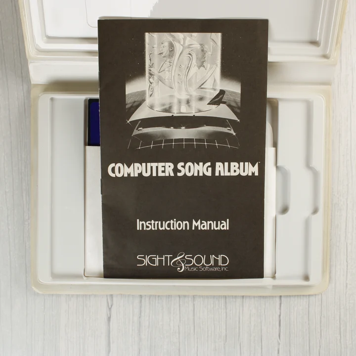 On Stage használati útmutató A szoftverhez tartozó fekete-fehér használati útmutató a tokban.