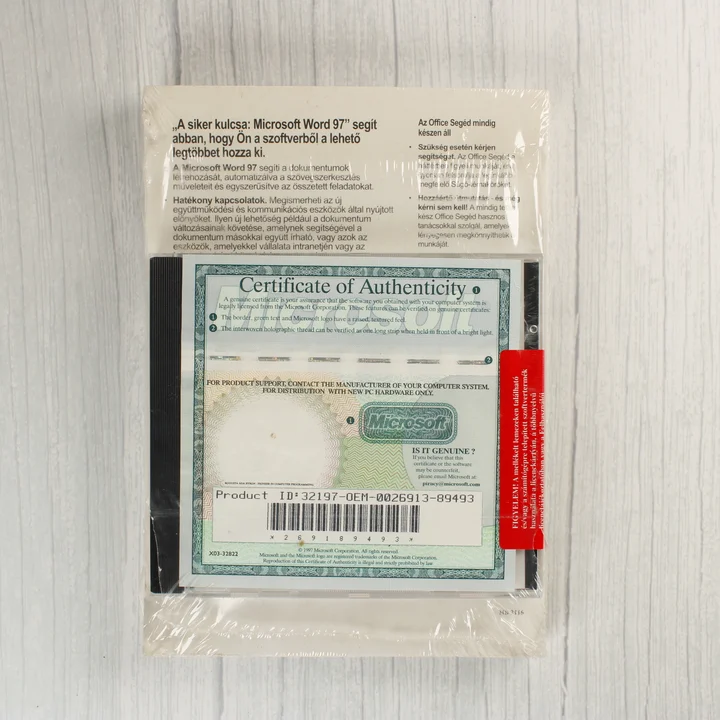 Microsoft Word 97 szoftver hátoldala az eredetiséget igazoló tanúsítvánnyal