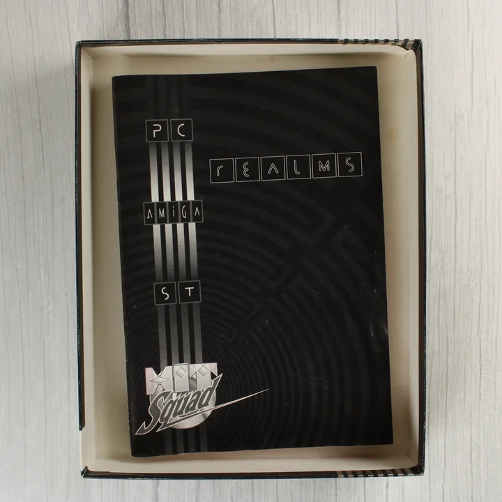 A Realms játék kézikönyve a nyitott dobozban