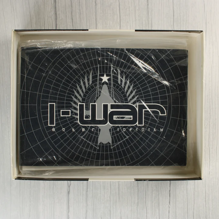 I-War kézikönyv a dobozban