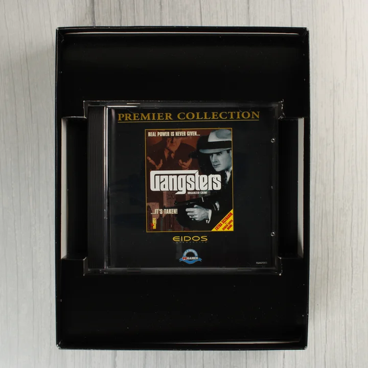 Gangsters: Organized Crime CD-tok a nyitott kartondobozban