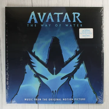 Az Avatar: The Way of Water filmzene bakelit lemez előlapja fóliázva