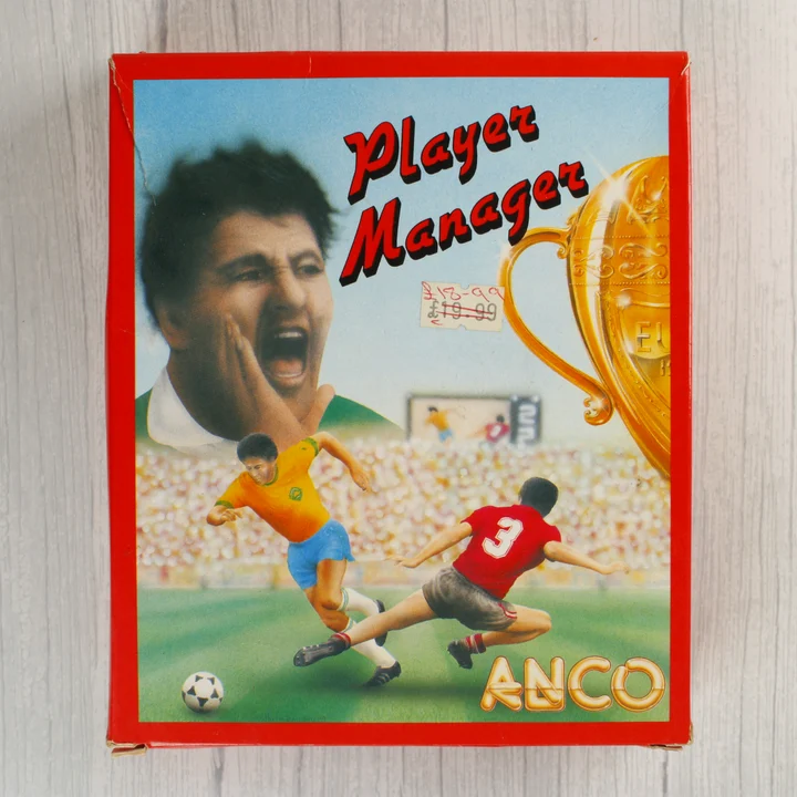 A Player Manager videójáték piros kartondoboza elölről