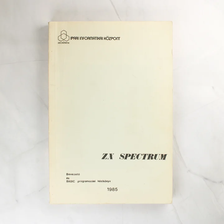 A ZX Spectrum Bevezető és BASIC programozási kézikönyv előlapja