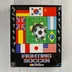 Fighting Soccer Atari ST játék dobozának előlapja zászlókkal és focilabdával