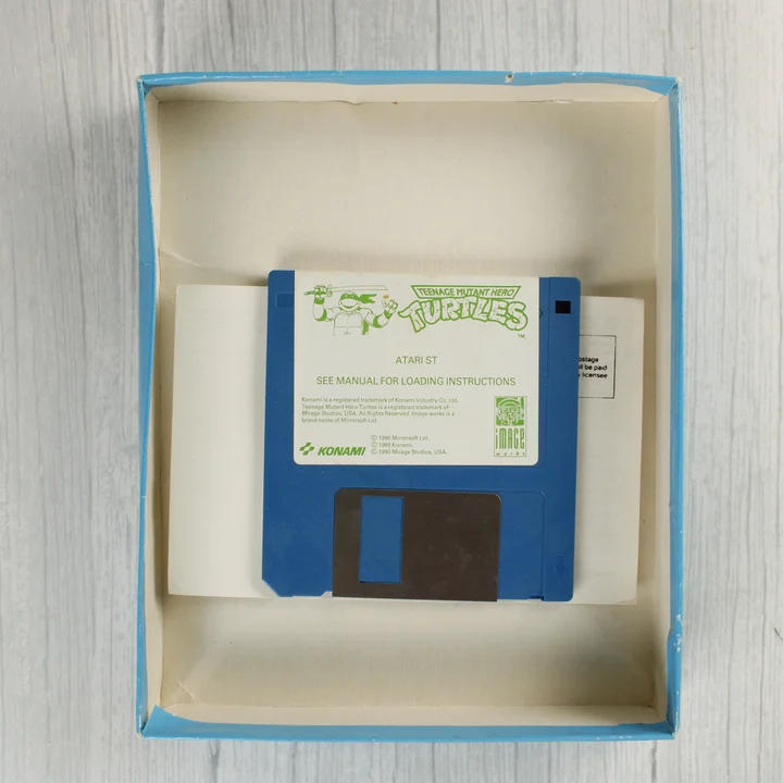 Teenage Mutant Hero Turtles floppy lemez Teenage Mutant Hero Turtles kék floppy lemez és dokumentáció a dobozban