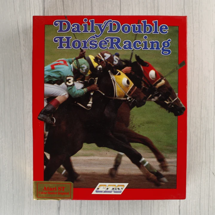A Daily Double Horse Racing videójáték piros dobozának előlapja lóversenyt ábrázoló fotóval.