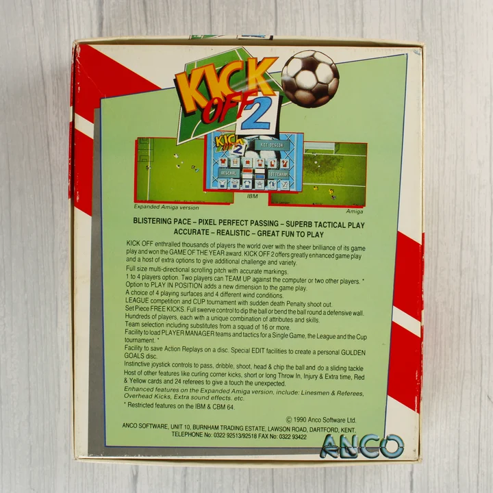A Kick Off 2 videójáték dobozának hátoldala angol nyelvű leírással