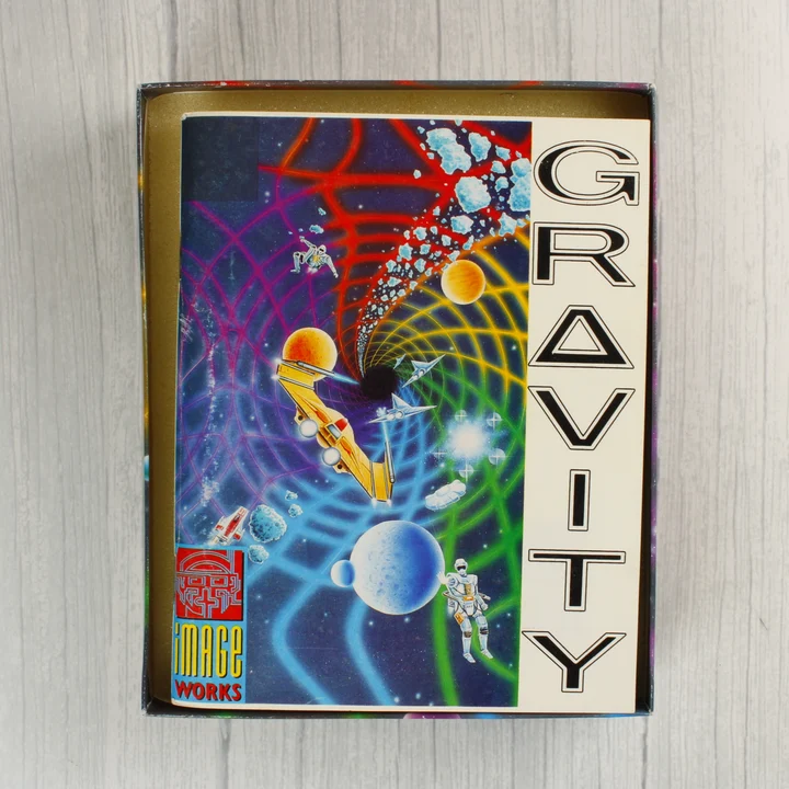 A Gravity videójáték használati útmutatója a nyitott dobozban