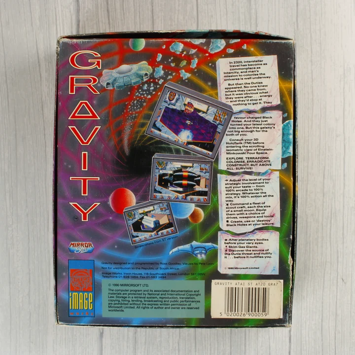 A Gravity videójáték dobozának hátoldala képernyőképekkel és leírással