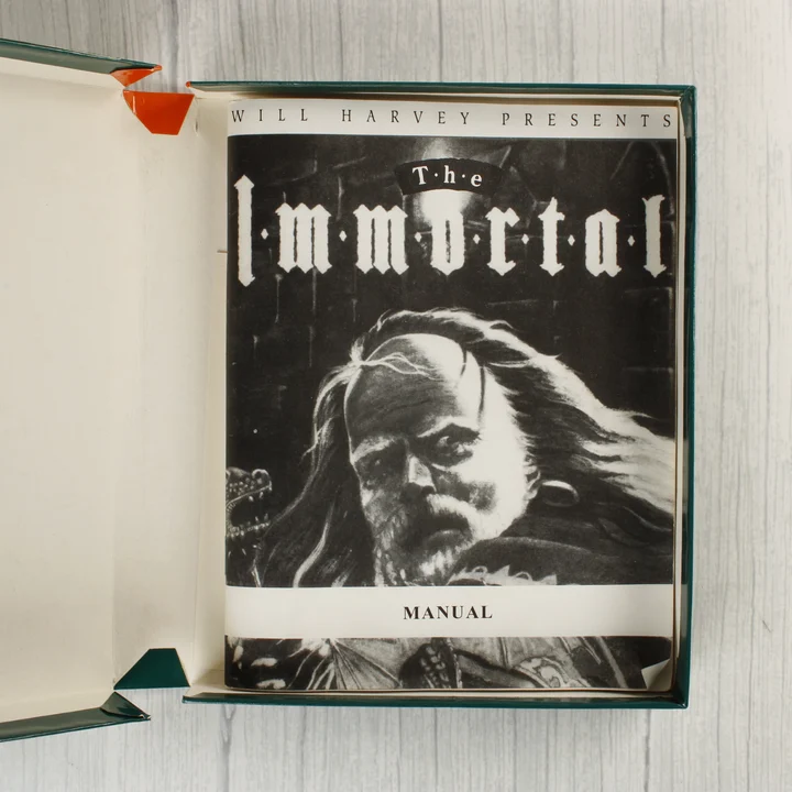 The Immortal videójáték használati útmutatója a nyitott dobozban