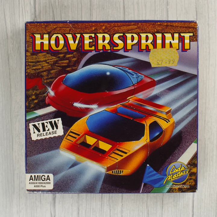 A Hoversprint Amiga játék dobozának előlapja futurisztikus versenyautókkal