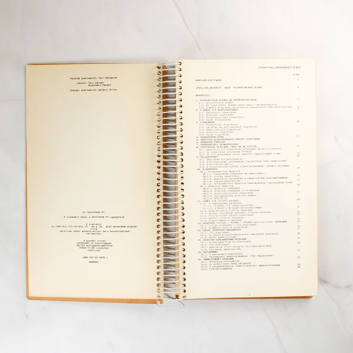 A Commodore Plus/4 Programozói zsebkönyv tartalomjegyzéke.