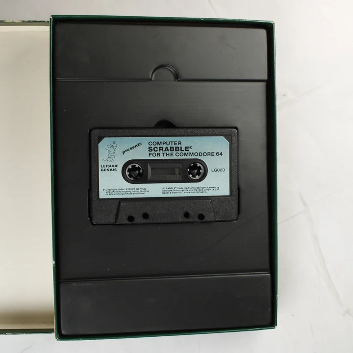 A Computer Scrabble játék kazettája a belső műanyag tartóban