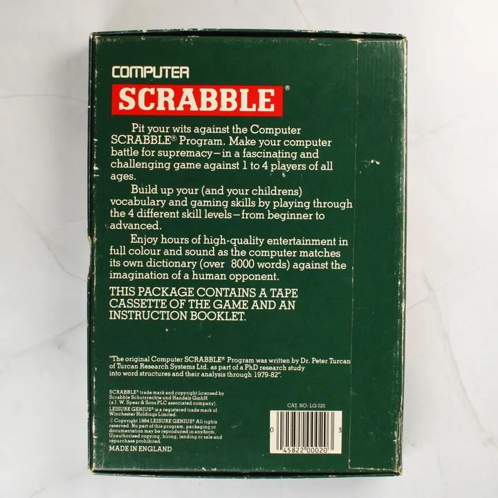 A Computer Scrabble dobozának hátoldala a leírással és vonalkóddal