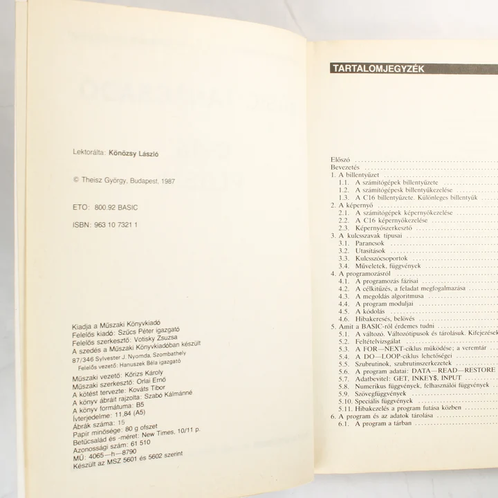 A BASIC tanácsadó könyv impresszum oldala