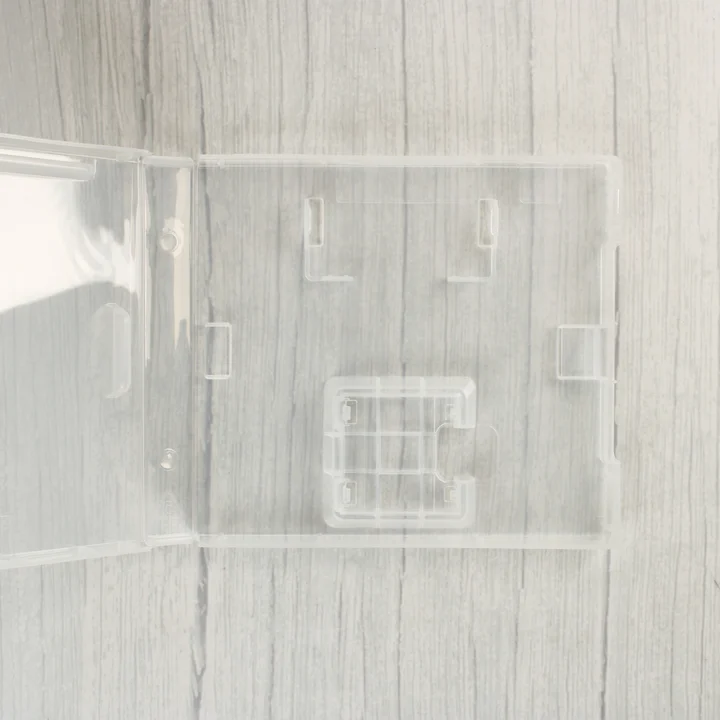 Nyitott, áttetsző Nintendo DS játéktok belső kialakítása