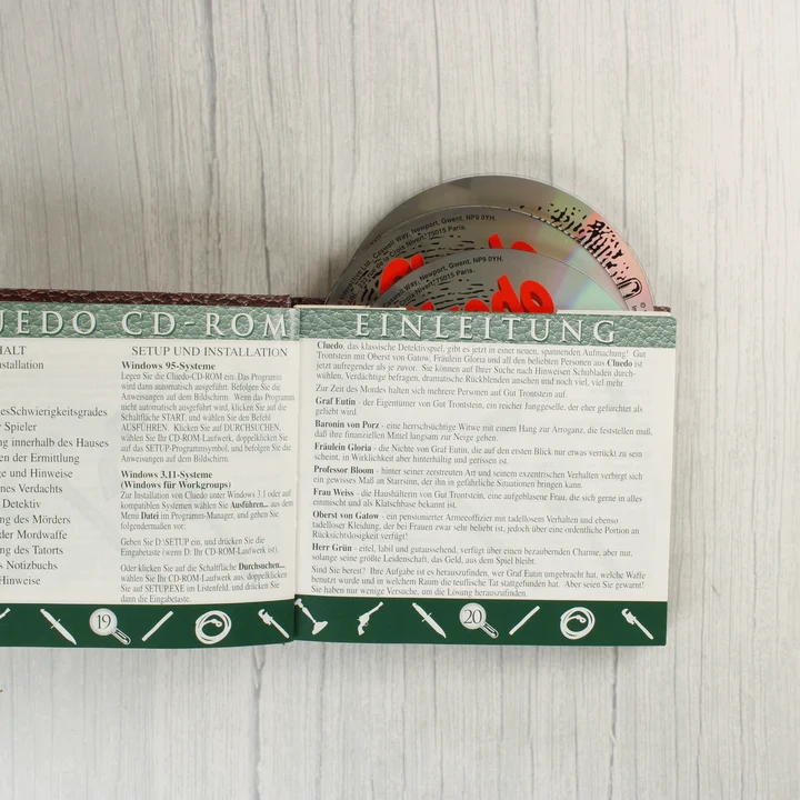 Cluedo lemezek és útmutató Nyitott Cluedo tok a CD lemezekkel és útmutatóval