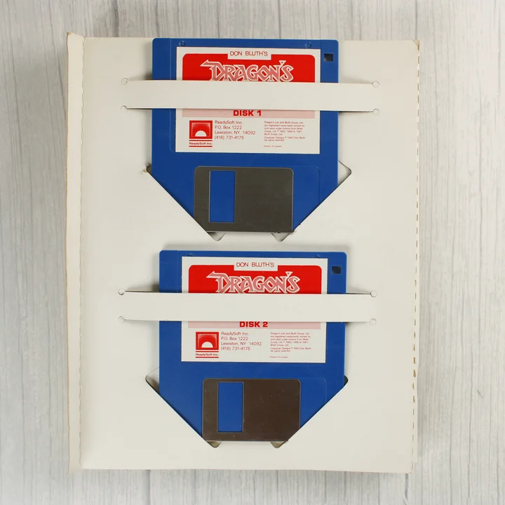 Két kék floppy lemez a Dragon's Lair játékhoz