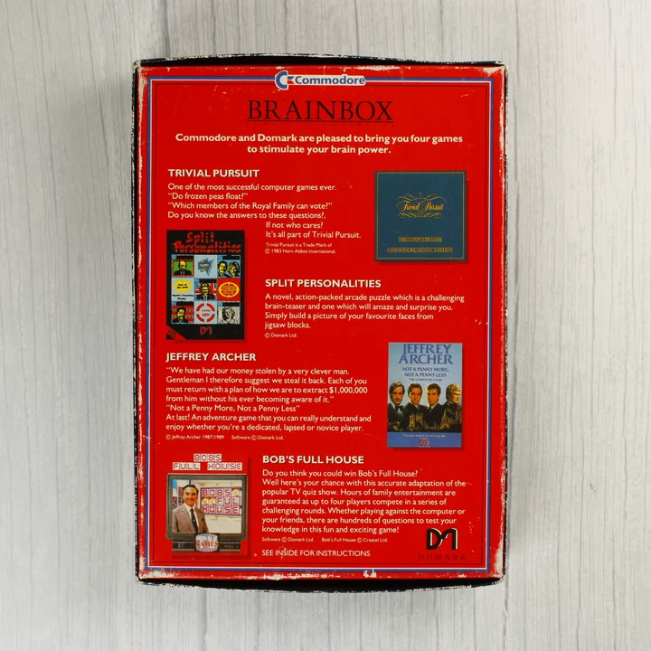 A Brainbox videójáték-válogatás dobozának hátoldala a játékok leírásával.