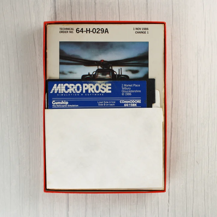 Gunship kazetta a dobozban