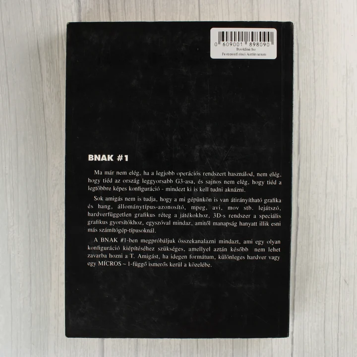 A B.N.A.K. #1 Amiga könyv fekete hátoldala a leírással és vonalkóddal.