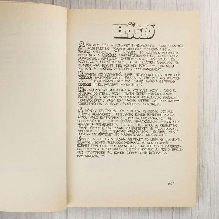 A könyv előszó oldala magyar nyelvű szöveggel