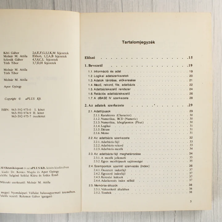 A dBASE IV programozás könyv belső oldala a tartalomjegyzékkel