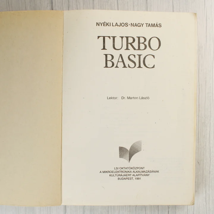 A Turbo Basic könyv belső címlapja a kiadási adatokkal